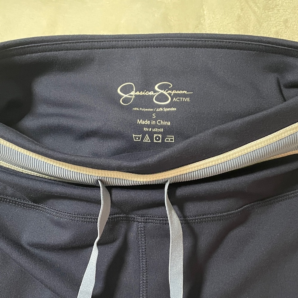 Jessica Simpson Active Charcoal stretchable shorts 🩳